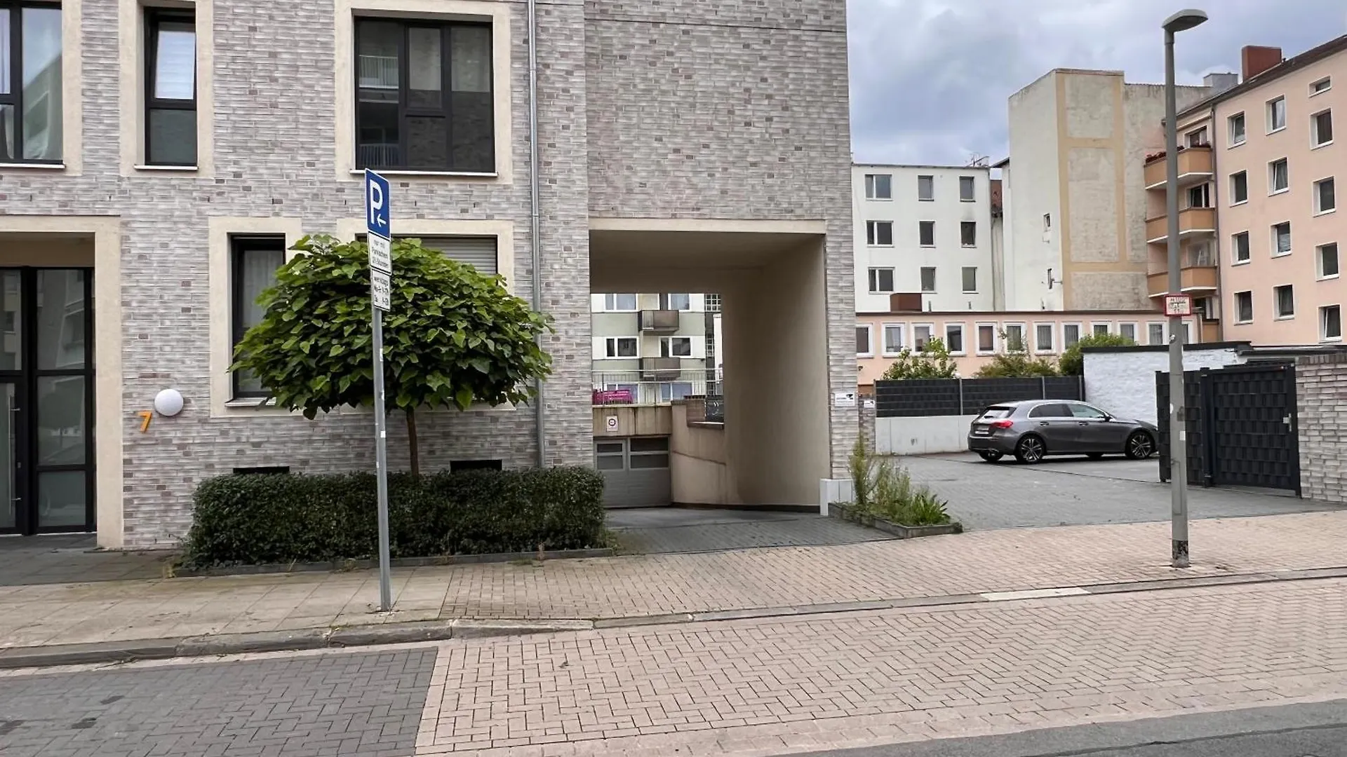 Modernes Apartment Mit Balkon Und Parkplatz Zentrum Hannover Germany