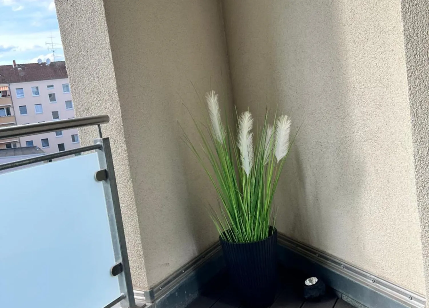Modernes Apartment Mit Balkon Und Parkplatz Zentrum Hannover Germany